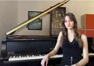 Festa della Donna al Mascagni, l’astro nascente del pianoforte Sophia Rizzo protagonista del recital dell' 8 marzo