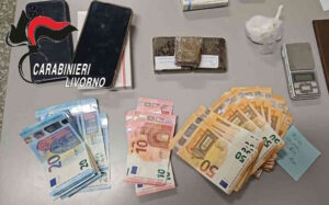 Un ragazzo ed una ragazza livornesi arrestati a Cecina, avevano 250 grammi di droga