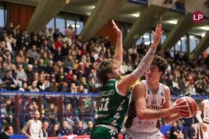 La Libertas con Avellino interrompe il digiuno (83-66)