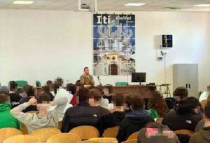 "Quando a sceglierti sono i ragazzi, il resto conta poco": Lenny Bottai torna in classe, accolto all’ITI durante l’autogestione