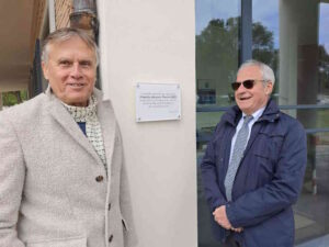 Piazza del Mercato, scoperta la targa che ricorda i lavori di recupero 