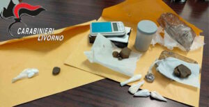 Spaccia alla stazione di Cecina, arrestata una 36enne