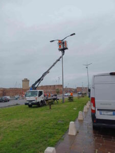 Partiti i lavori di riqualificazione dell’impianto di illuminazione del lungomare da piazza del Pamiglione fino all’Accademia Navale