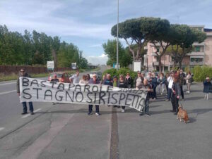 Chiusura ponte Scolmatore, cittadini in strada. Da 5 mesi chiuso e i lavori non iniziano