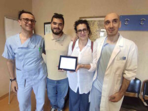 Familiari ringraziano Rianimazione, una targa per l'assistenza e umanità ricevuta da Luigi Costa