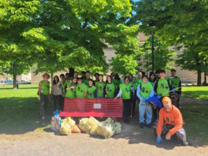 Pinze, guanti e impegno: l’educazione ambientale degli studenti diventa realtà con MisterGreen