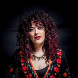 La voce versatile di Valentina Bagni vi intratterrà al Villaggio Velico