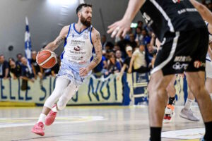 La pielle vince anche gara 3 e vola in semifinale