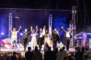 Festival della Magia, incantesimo a San Vincenzo: anfiteatro del porto stracolmo per il Gran Gala finale