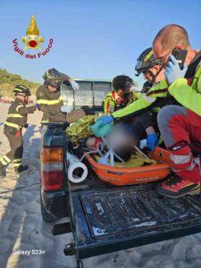 Folata di vento mentre ripone l'attezzatura: Skysurfer vola su un tetto, elitrasportato a Cisanello