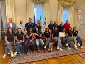 Volley Livorno: la squadra è stata ricevuta dal sindaco Luca Salvetti in Comune per festeggiare la promozione in Serie B2