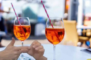 AperiLIS: l’aperitivo in lingua dei segni arriva a Livorno, inclusione e convivialità al Wonder