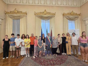 Premiati dal Sindaco i 15 studenti vincitori della borsa di studio Intercultura per un periodo di studio all'estero