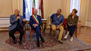 Valorizzazione dell'identità livornese, Algranti e Marra ricevono pergamena da Salvetti e Rafanelli