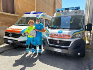 Un defibrillatore per la Misericordia di Livorno, il dono che nasce dal cuore