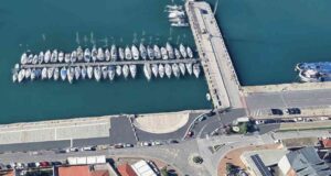 Targa all'Andana degli Anelli in ricordo dei Brasiliani sbarcati a Livorno nel 44 e consegna medaglia