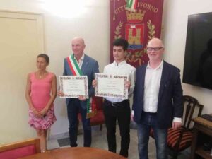 Due giovani studenti i nuovi ambasciatori di Livorno nel mondo, Matilde Mancini e Gianluca Santini premiati dal Sindaco
