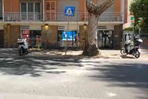 Strisce fantasma e segnaletica visibile a solo da chi viene contromano