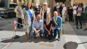 Fine dei lavori della piazzetta di via Santa Fortunata, con le targhe dedicate a sei donne livornesi illustri