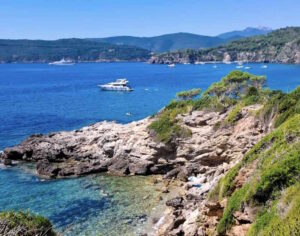 Il gigante dei mari “Nord” avvistato all’Elba lusso da 500 milioni di dollari