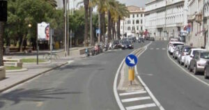 Traffico, turisti paralizzano Livorno: code con fino a nove autobus incolonnati