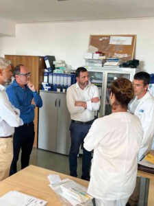 Landi, Tomasi e Ferrari in visita all'ospedale di Piombino, "Valorizzare presidi nelle aree più lontane dai grandi centri per garantire diritto alla salute di tutti i toscani"