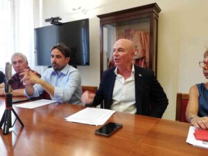 Piazza Garibaldi e zona rossa, la conferenza di Salvetti e delle forze che lo sostengono (Video)
