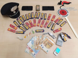 Disarticolata centrale di spaccio gestita da giovani, un arresto e due denunce