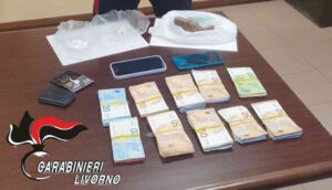 Arrestato 18enne nordafricano aveva oltre 8mila euro e droga