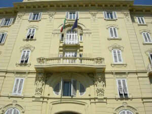 Forza Italia: “Subito misure di sicurezza all’ex Hotel Corallo dopo l’aggressione in casa di un residente”