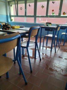 Maltempo, allagata scuola elementare a San Vincenzo