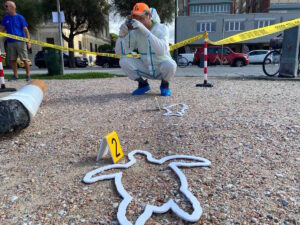 Tartarughe e pesci “uccisi” dai mozziconi: MisterGreen indaga sulla scena del crimine  scientifica