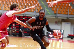 Woodson segna a 6 decimi dalla fine, la Libertas batte Cremona 93-91