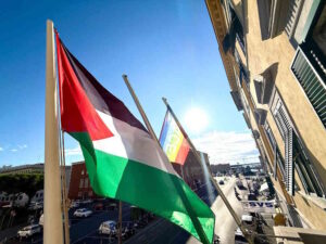 SVS Livorno espone la bandiera della Palestina e della pace: «Accanto a chi soffre»