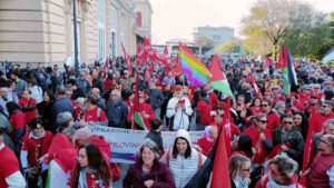 Sciopero generale Cgil, in migliaia in corteo a Livorno. Tante persone in strada anche a Piombino, Cecina e Portoferraio
