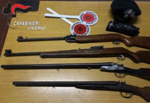 Occupano appartamento di una anziana e lo usano come deposito di armi rubate, denunciate due persone dell'est Europa