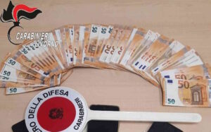 7mila euro per un biglietto di un concerto, i carabinieri recuperano parte del contante e denunciano due 20enni