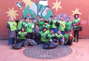 MrGreen e gli alunni della 5B ripuliscono il quartiere la “Settimana Green” diventa lezione di cittadinanza attiva