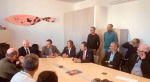 Vertici Ispra incontrano Salvetti nella sede dell'istituto di Livorno