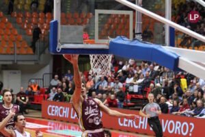 Libertas-Rimini, spettacolo puro, gli amaranto vincono di un punto