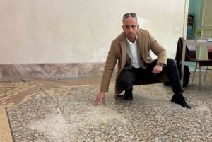 Biblioteca di Villa Fabbricotti, pavimentazione deteriorata: Palumbo (FdI) presenta una mozione