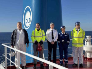 Il Prefetto di Livorno visita il terminale FSRU Toscana