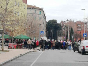 Natale in piazza con il plesso Micheli Bolognesi: voci, colori, sorrisi e comunit&agrave;