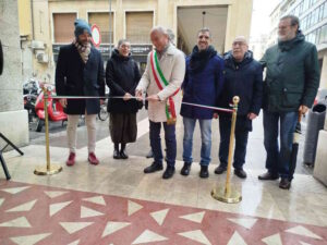 Inaugurate le piazzette in via Grande dedicate ai livornesi