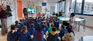 Mr Green conquista gli alunni: quando l’educazione ambientale diventa un’esperienza che resta. Mattinata speciale alla Rodari