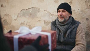 Perché aiutarci a Natale ci fa stare meglio: Psicologia della Generosità