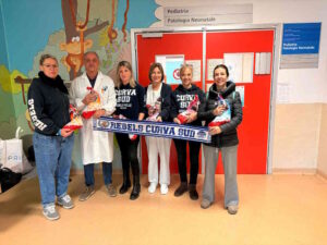 Befana a pediatria, arrivano calze e regali da parte di Pubblica Assistenza Collesalvetti, tifoseria Rebels e Leo Club