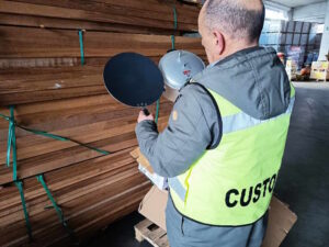 Porto di Livorno: la Dogana sequestra 1.200 pentole e padelle non conformi provenienti dall&rsquo;India