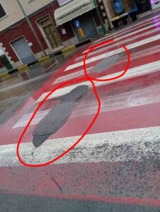 Never-ending story a Stagno: Anas interviene, buche ritappate ma i cittadini chiedono soluzioni definitive