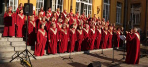 Ospedale di Livorno, oltre cento persone ad assistere al concerto dei The Joyful Gospel Ensemble per la rassegna Voci di donna